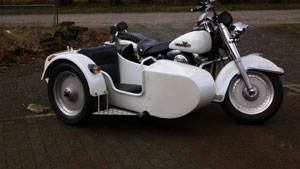 Harley-in-weiss-10